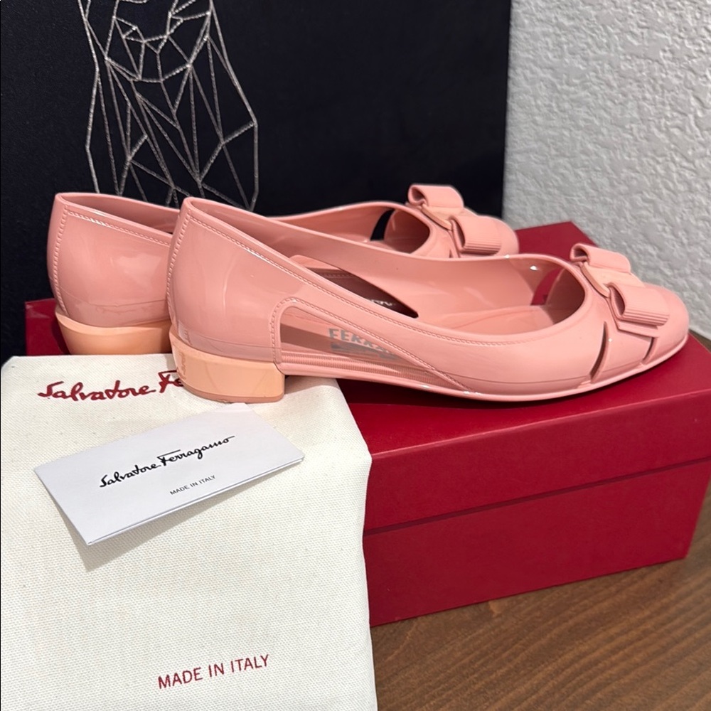 EUC: Salvatore Ferragamo Vera Jelly Blush Pink Flats with Bow